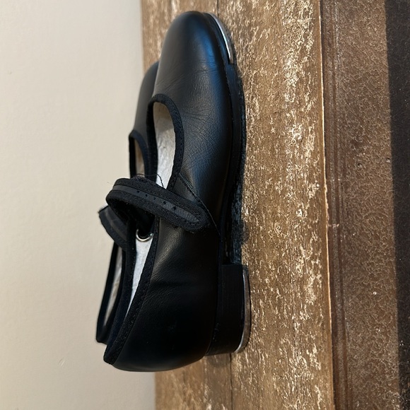 Capezio tap shoes size 1.5 - Picture 4 of 5